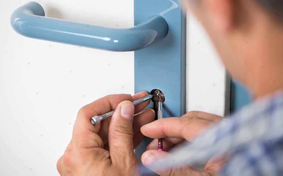 travaux à nos artisans serrurier prix Saint-Denis